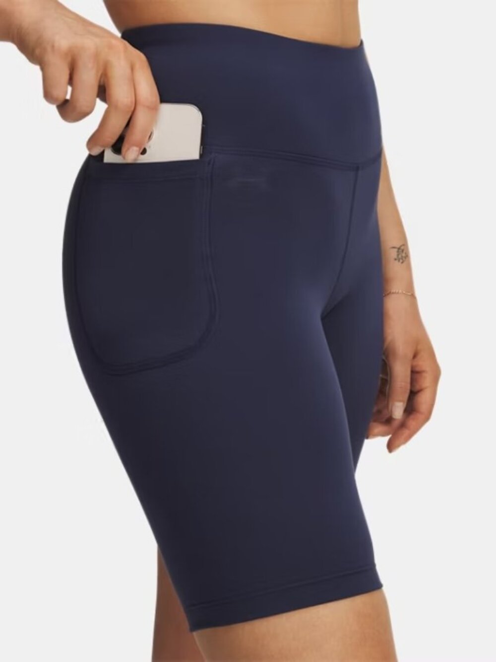 🌺 🌺 Under Armour Women’s Navy Blue Bike Shorts Size Large